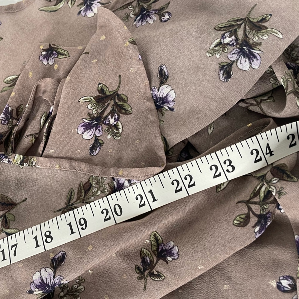 Torrid Floral Ruffle SheerTan with Gold Dots Top  Sz 3X - Picture 5 of 10